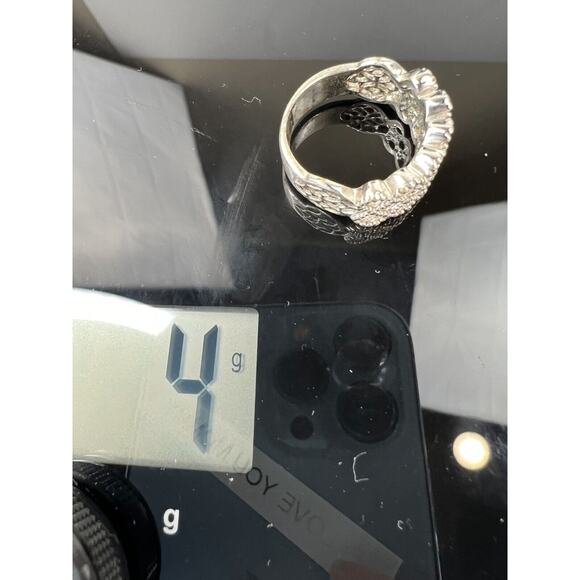 Vintage Women's Fashion Silver-Tone Cubic Zirconia Anniversary Cocktail Ring - 8 - Picture 5 of 6